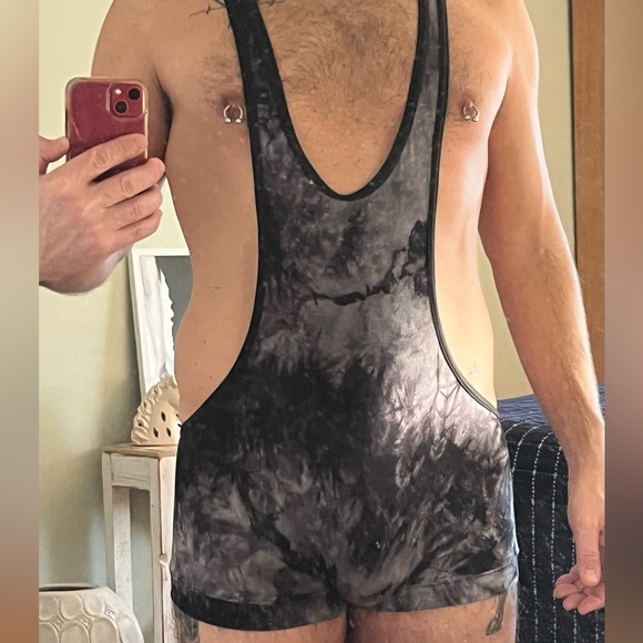N2N Twitchin Singlet - Picture 4 of 10